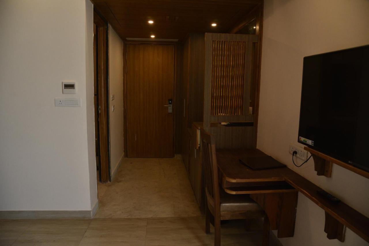 Vlm Grand Placid Colonelganj Exterior foto