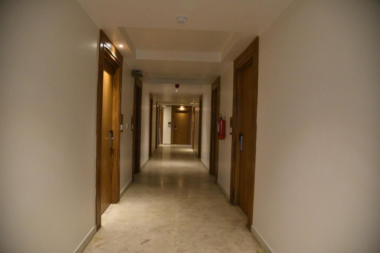 Vlm Grand Placid Colonelganj Exterior foto